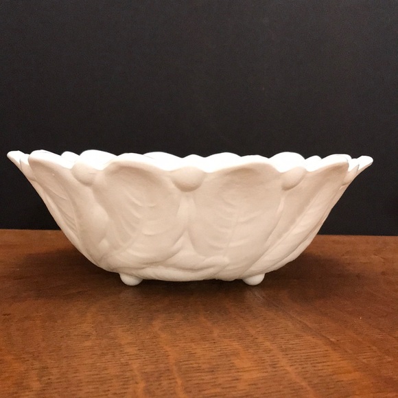 Flower Leaf Milk Glass Footed Bowl - Picture 1 of 5